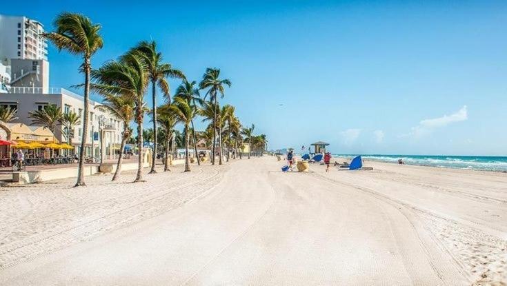 Private Hallandale Beach Studio Wbath Walking Distance To The Beach Pool Free Parking Eksteriør bilde